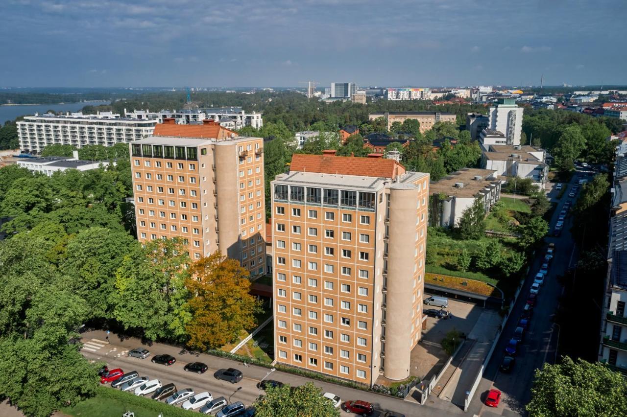 Toeoeloe Towers Aparthotel Helsinki Exterior photo